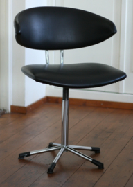 De Wit model nr 7211, Mickey Chair.  Draaibare variant.
