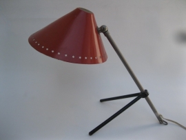 Rode jaren 50 Pinokkio bureaulamp van Busquet voor Hala