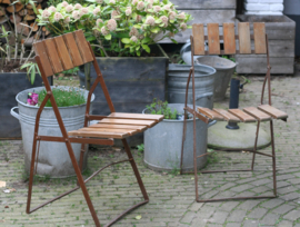 Zware , stevige oude klapstoelen / bistrostoelen