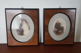 2 stijlvolle houten fotolijsten