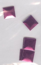 big square fuchsia 1cm - 20 stuks