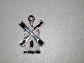 090254 Metaal hanger molen met epoxy ± 29x20mm zwart/wit