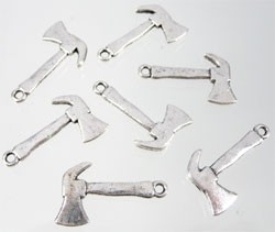 090586 Metalen "BIJL" nikkel/zilverkleur  ± 26x10mm