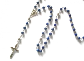 210096 Rozenkrans met 6mm lapis lazulli natuursteenkralen en crucifix