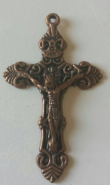 Prachige crucifix 5 x 3 cm met jezusafbeelding koper