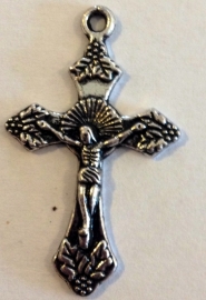 crucifix zilverkleur 30 mm