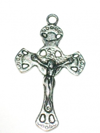 090784 Prachige crucifix 5 x 3 cm met jezusafbeelding aan beide zijden. (zilverkleur)