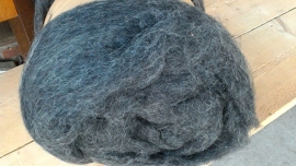 gekaarde wol : grijs 1 kg(.nr.1252)