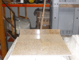 PARTIJ 47 M2 Vloertegel graniet Giallo Petra geel 400x400x15 mm glanzend Prijs per m2