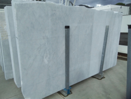 Maatwerk MARMER  Bianco Carrara C mat gezoet  in 2 cm dik  290x160 cm