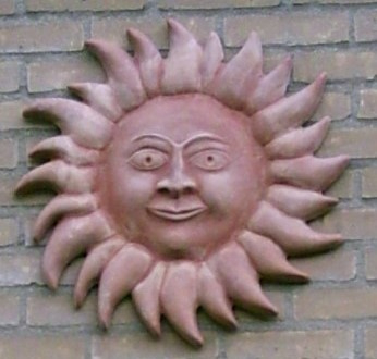 Ornament: Sole   de zon