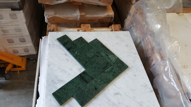 Wandtegel en vloertegel marmer Verde Mare 305x73x10 mm glanzend VISGRAAT Prijs per m2