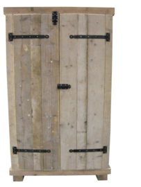 Kledingkast van oud steigerhout met 2 brede schappen en 1 breed hang gedeelte afm: B90xD50xH180cm (voorraad magazijn artikel)