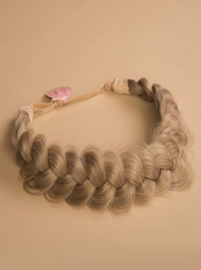 Infinity Viènne Braid - Satin Caramel - Messy Braid - Warm Lichtblond