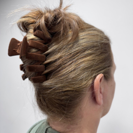 Elegance Wave Haarklem – Chocolade Suède - 1 st