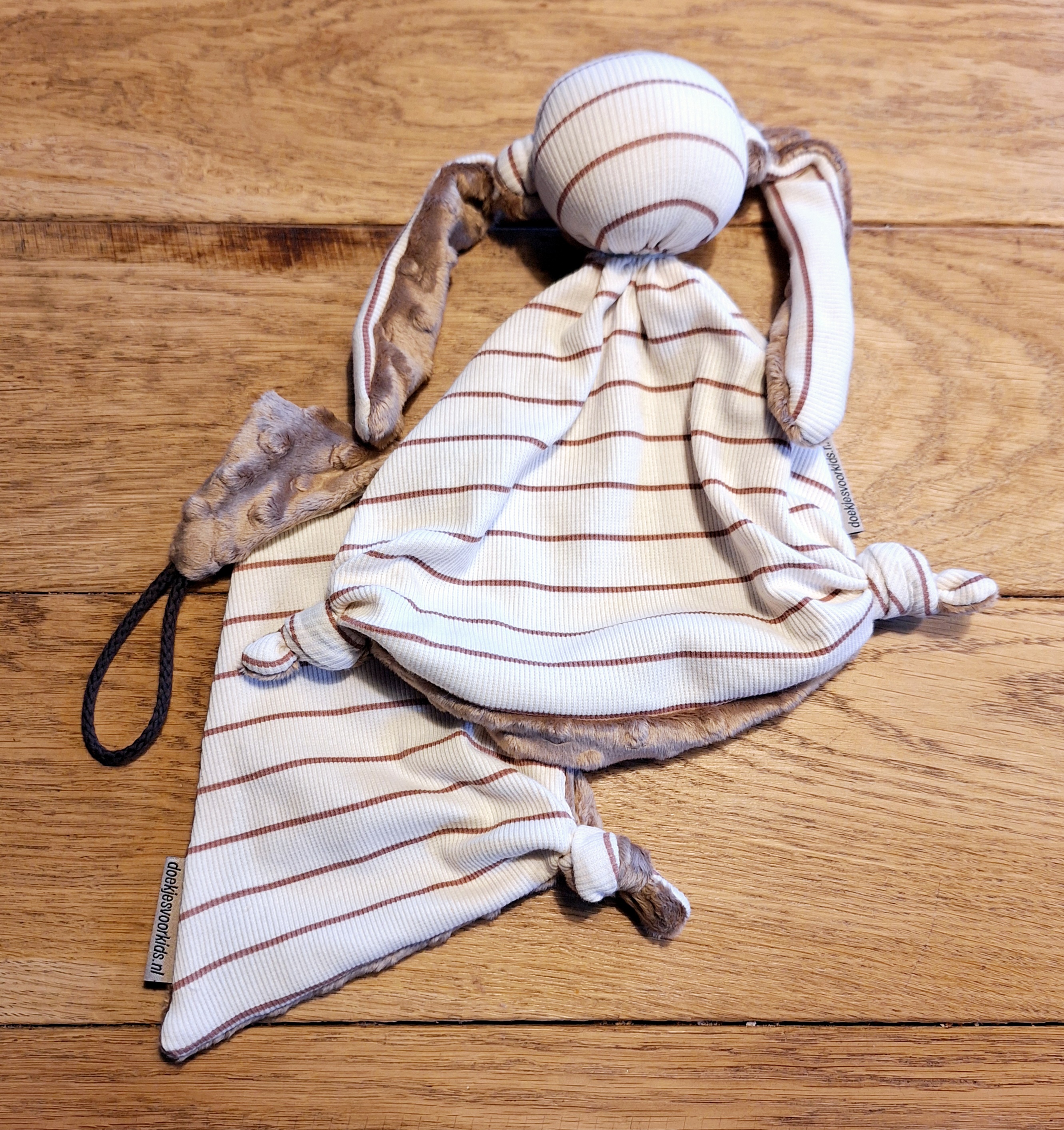 Kraamcadeau beige/ camel streep