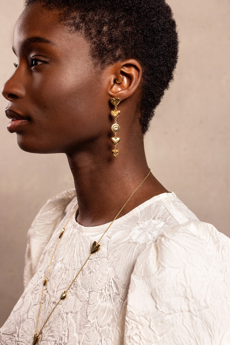 Iconic oorhangers met chunky hartjes - Goud
