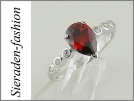 R041. Prachtige zilveren ring RED zirkonia mt. 18 mm | 50% KORTING