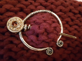 Goud- of zilverkleur, 5,5x6cm, naald 6,4cm