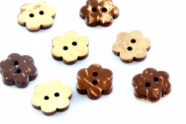 Knoop bloem hout 2 kleurig 15x17x4mm per 10 stuks