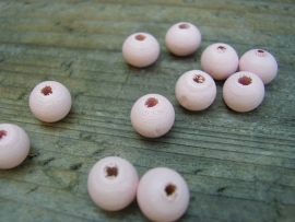 Houten kraaltjes 8mm lichtroze  per 10 stuks