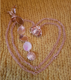 Ketting 70cm lang met 22x30mm bolmedallion voor 4 foto's, rose goldkleur, per stuk