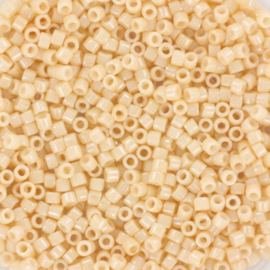 DB0204 Miyuki Delica 11/0 Ceylon Antique Beige, per 1 gram