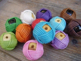 Waxkoord houten kralen 19mm gemengd per 10 stuks