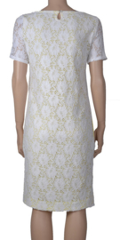 Kathleen Madden witte-gele kanten jurk