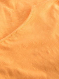 Who's That Girl. Basic oranje T-shirt.