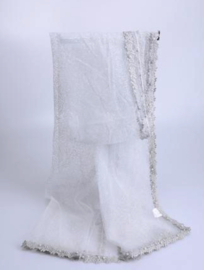 Wit doorzichtige sjaal met rhinestones