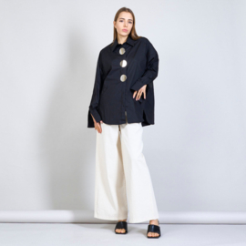 Zwart oversized shirt met grote metalen knopen zwart