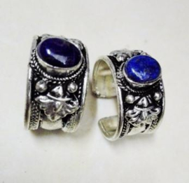 Tibetaans zilveren ring met Lapis Lazuli en Lotus