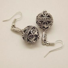 Handgemaakte Tibetaanse oorbellen, bolvormig