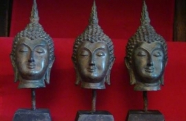 Bronzen Boeddha hoofdje op sokkel