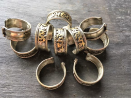 Ring van Tibetaans zilver met Mantra van koper