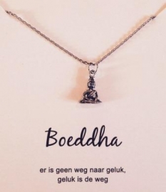 Boeddha verzilverd hangertje aan ketting, op cadeaukaartje