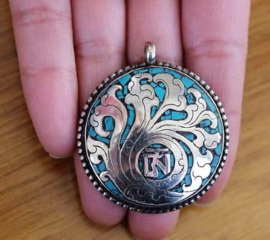Authentiek amulet van Tibetaans zilver met Mantra en Turkoois, aan ketting