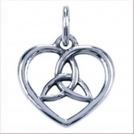 Liefde en verbondenheid in symbolisch hangertje van zilver