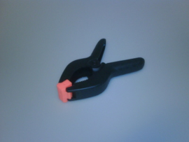 Marktklem 16cm  kunststof zwart