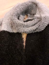 Boucle sjaal, zwart met grijs 50%