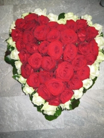 Hart 1 met rode rozen (40 cm)