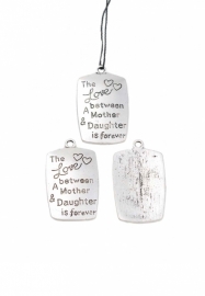 Hanger "The love between mother and daughter is forever"