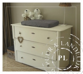 Landelijke brocante commode "Belle" in Riviera white *Verkocht*