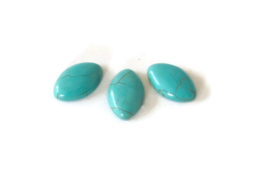 168 - TURQUOISE CABOCHON / 16 X 25 X 6MM