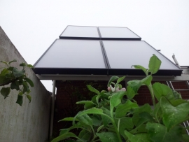 Installeren compleet  zone systeem met zonneboiler in meer gezinswoning te Hillegom