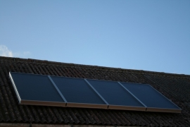 zonneboilerset, 4 panelen, op het dak