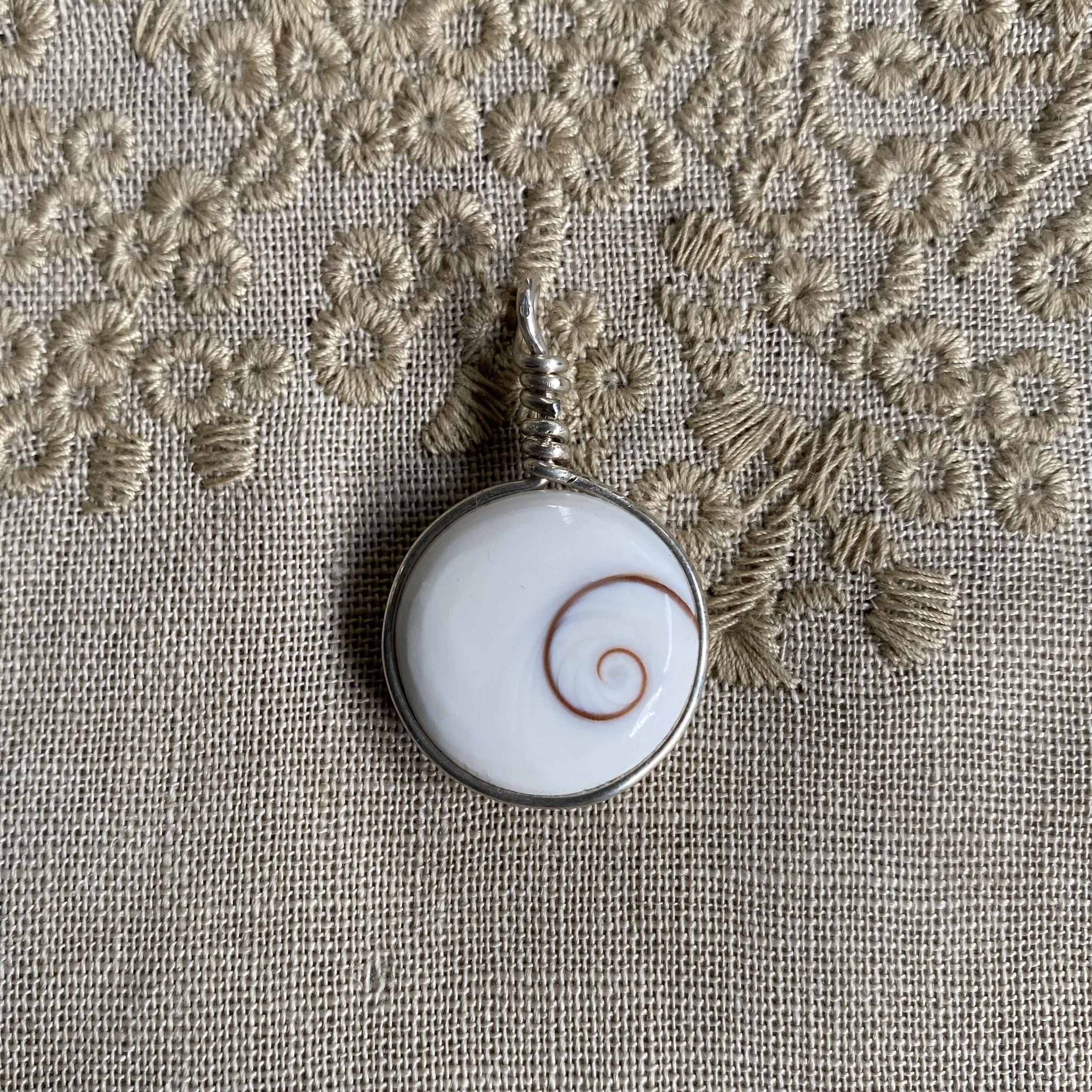 'Shiva eye' schelp hanger