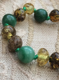 Baby/peuter Barnsteen ketting met jade, 34cm