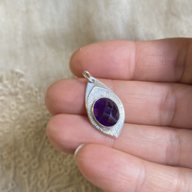 Zilveren hanger met amethist